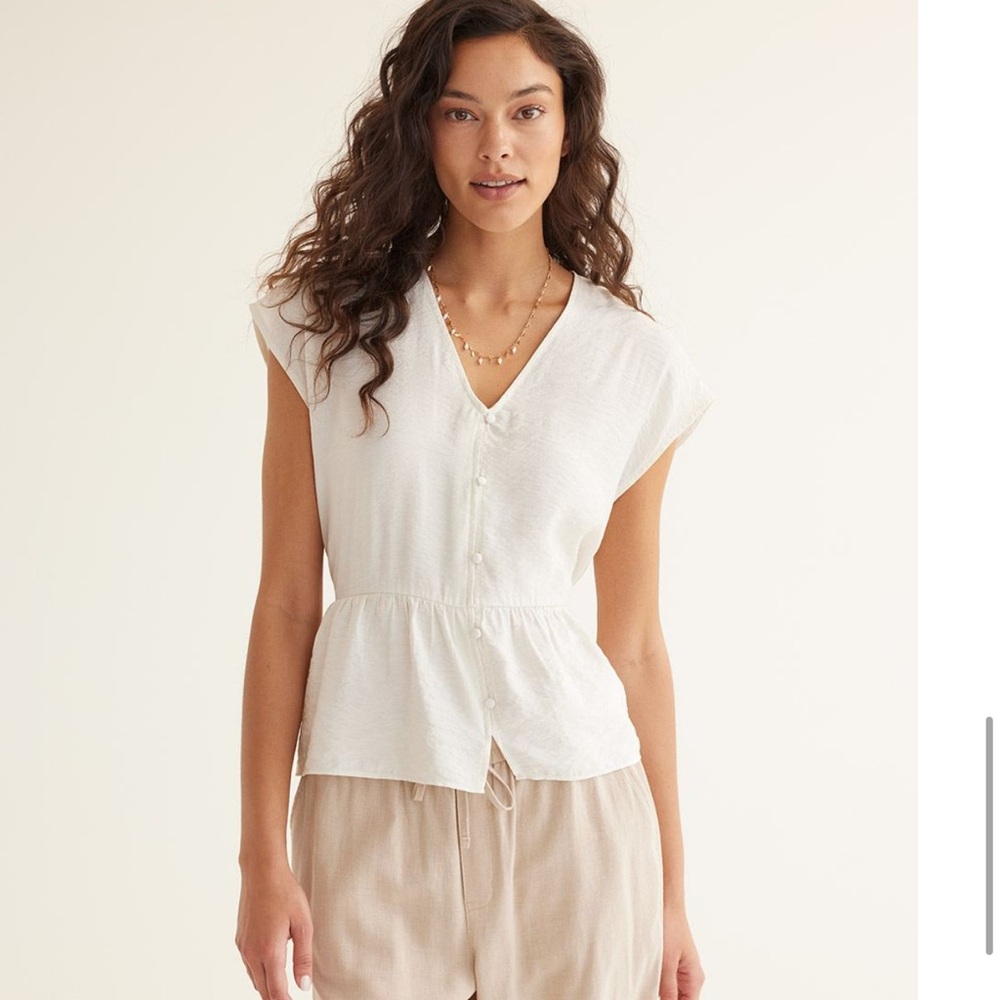 Reitmans Cream V-Neck Blouse